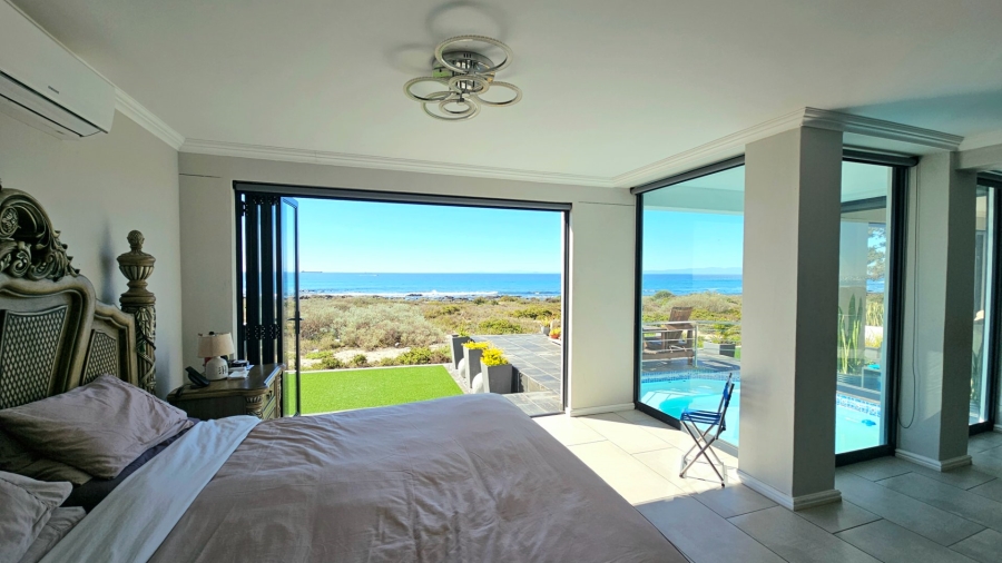 5 Bedroom Property for Sale in Sandy Point Beach Estate Western Cape